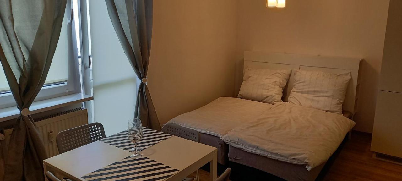 Self Check-In Targi Mtp Airport Szpital P Apartment Poznan Ngoại thất bức ảnh