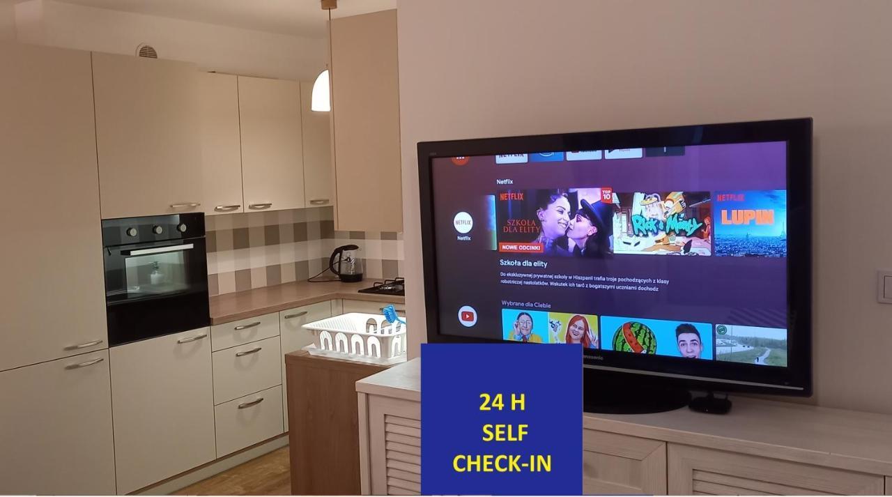 Self Check-In Targi Mtp Airport Szpital P Apartment Poznan Ngoại thất bức ảnh